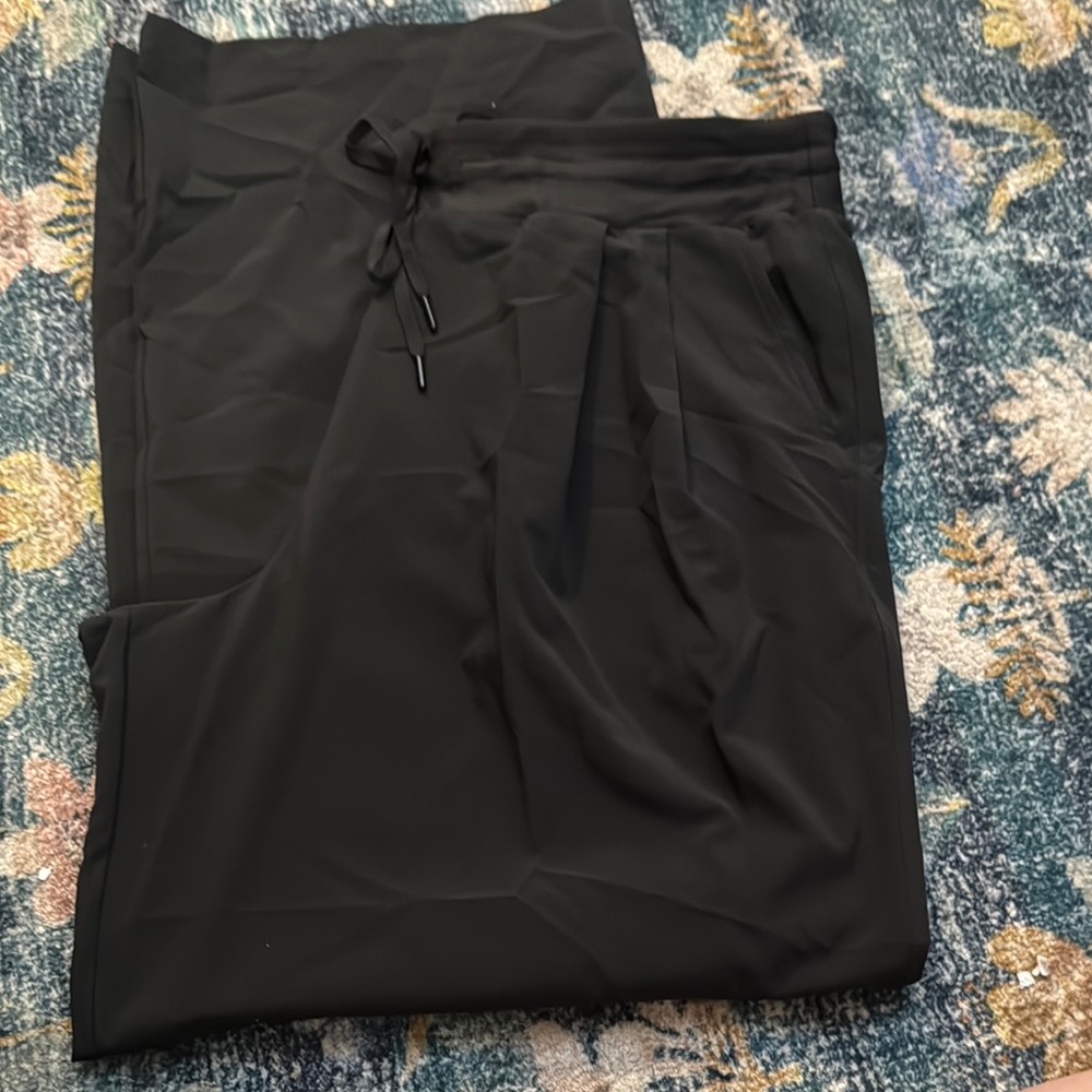 Calla Truelight Wide Leg Pant- Black